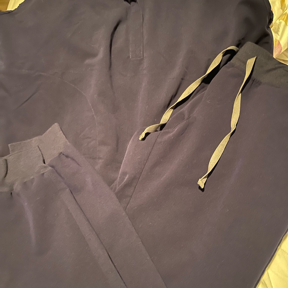 Figs Scrub Set